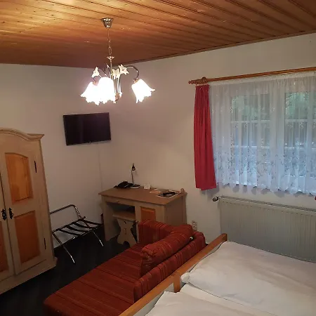 Land-gut-hotel Zur Lochmuehle Гостевой дом 3*